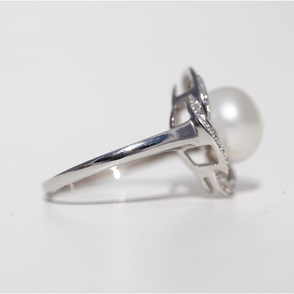 Vintage 14k Solid White Gold Natural Pearl & Bright Diamond Ring - Halo Swirl - Picture 5 of 8